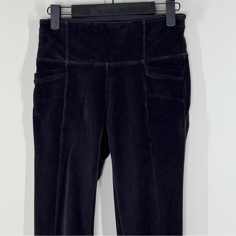 ATHLETA Women’s Size S Black Yoga Pants rear pockets
